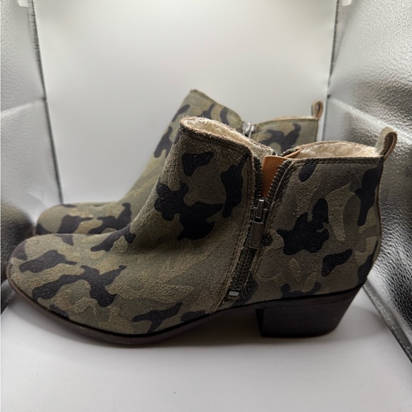 Lucky brand camo booties size 10 medium - Picture 2 of 4